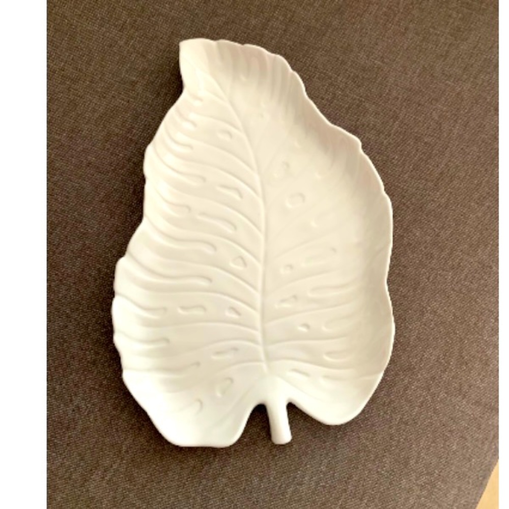 White- Leaf plate
